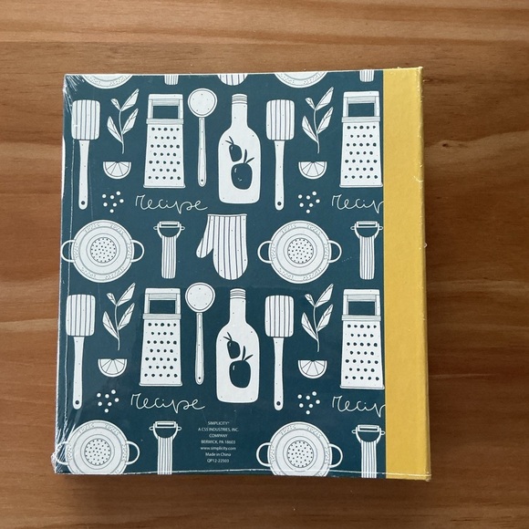 Simplicity Vintage Recipe Cards and Organizer - Yellow and Blue - Picture 7 of 7